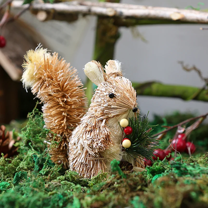 

Idyllic forest simulation animal squirrel garden ornaments ornaments garden balcony kindergarten decoration ornaments