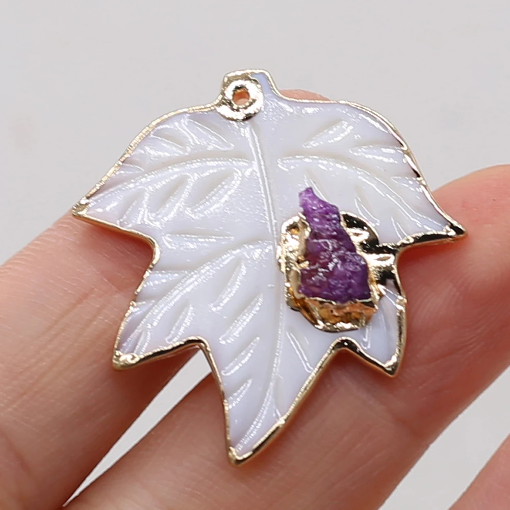 

Hot Selling Natural Shell Leaf Amulet Pearl Shell Bead Pendant Boutique DIY Fashion Charm Necklace Bracelet Accessories