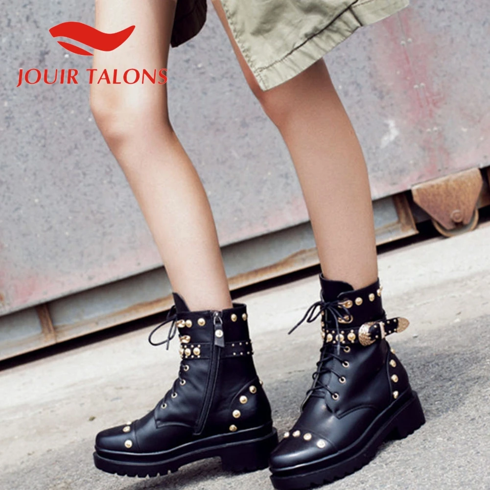 

Женские туфли из лакированной коровьей кожи, с круглым носком