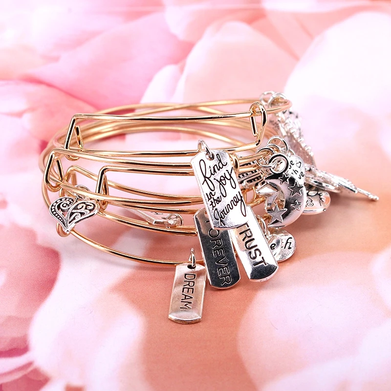 Женский браслет с подвесками в виде Луны и сердца | Украшения аксессуары