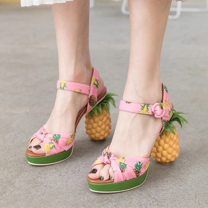 Роскошные женские сандалии из натуральной кожи фирменные на высоком каблуке с