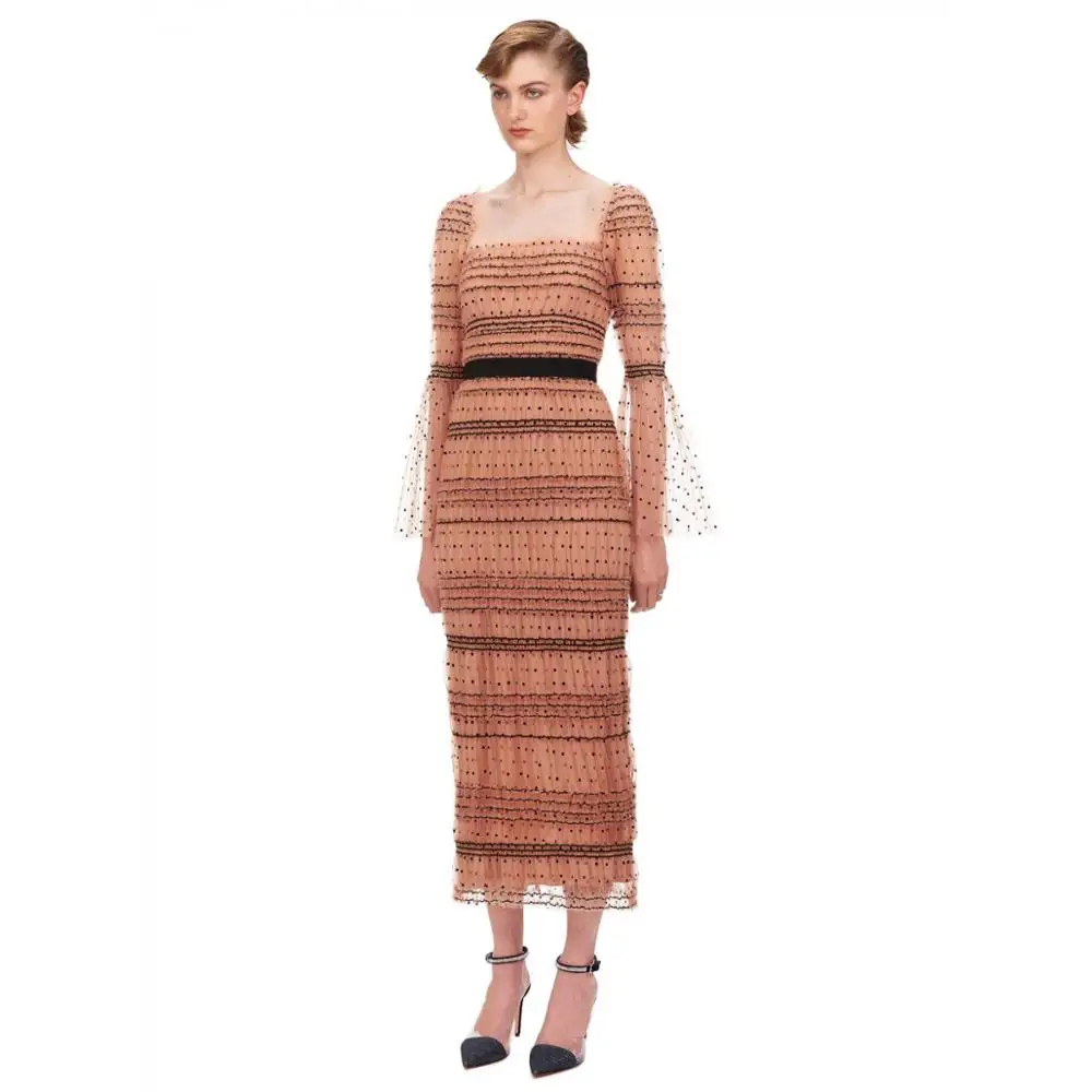 Женское Кружевное облегающее платье с открытой спиной и расклешенными рукавами