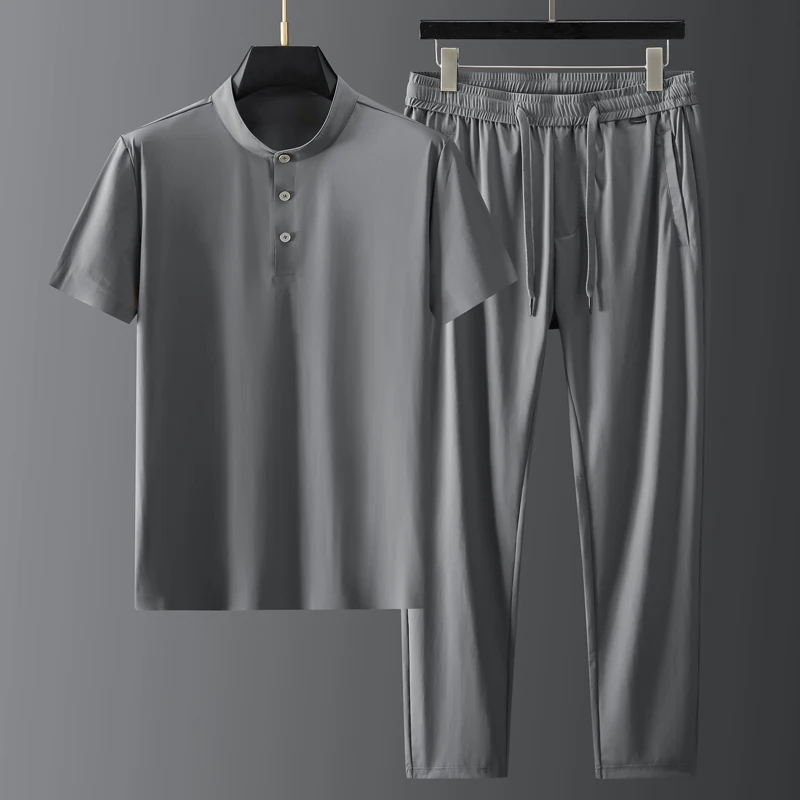 

Комплекты мужские тонкие (футболка + брюки), Роскошные Спортивные Повседневные комплекты с коротким рукавом, приталенные, с воротником-стой...