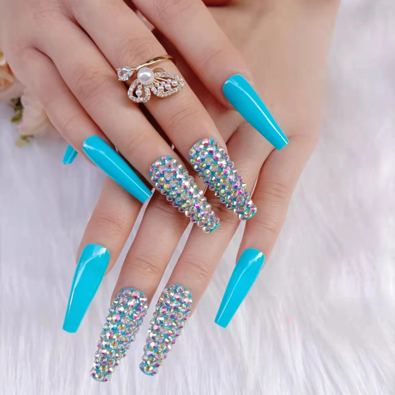 

Новинка 2021, роскошные ювелирные изделия, сверхдлинный балетный гроб в форме фальшивого ногтя, кристалл, мигающий синий