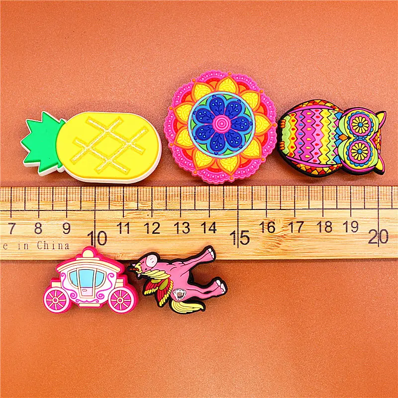 Dropshipping 1pcs Pineapple PVC Shoe Charms Pink Carriage Unicorn Owl Shoe Accessories Decorations fit Croc Bracelet Kids Gifts