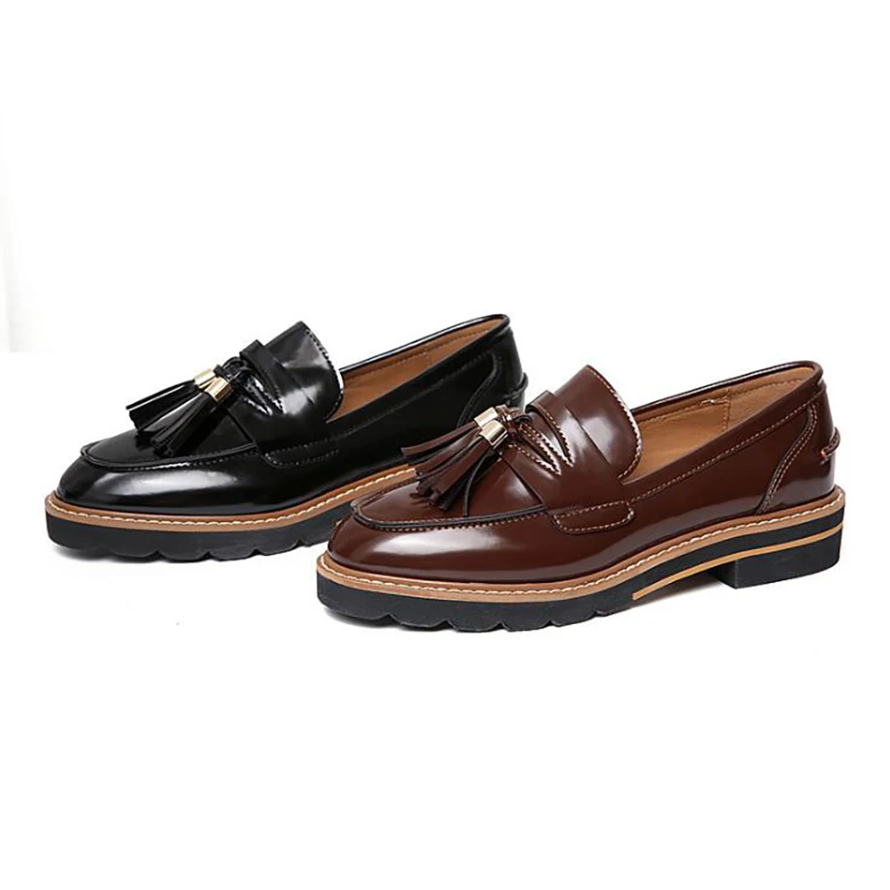 Туфли женские кожаные с круглым носком модные повседневные лоферы бахрома