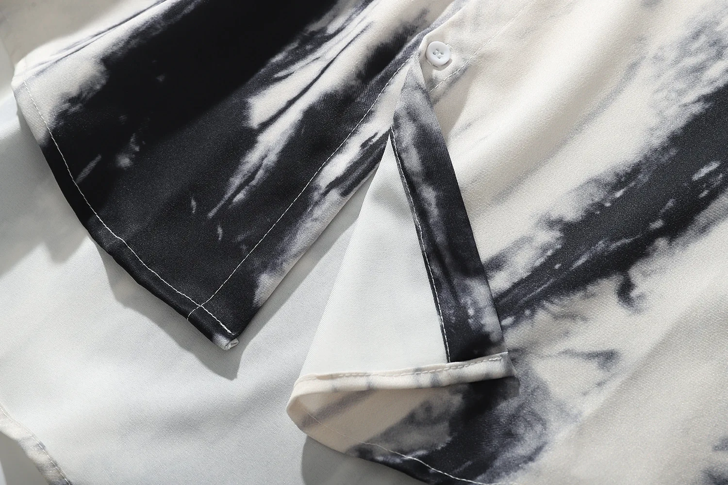 

2021 New Dark High Street Fashion Logo Tie-dyed Graffiti Long-sleeved Shirt Man Harajuku Retro Loose Oversize Shirt Coat
