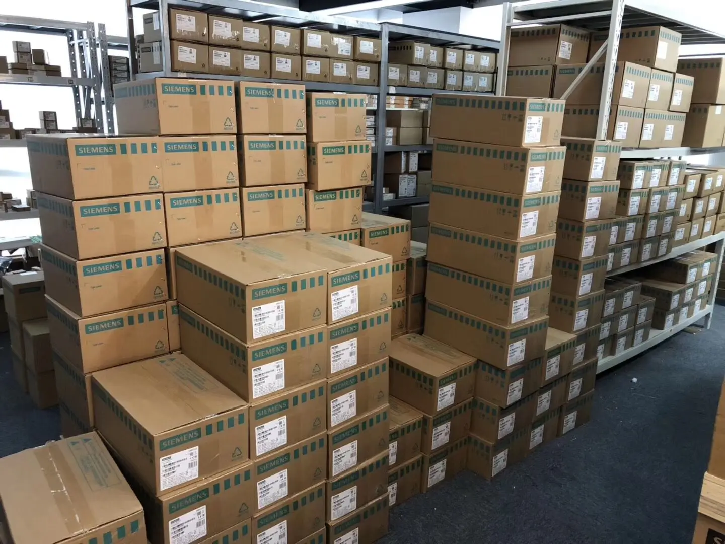 New in box MICROMASTER 440 Инвертор серии 6SE6440 2UD33 0EB1 30KW 380 В включают боп Панель с Бесплатная