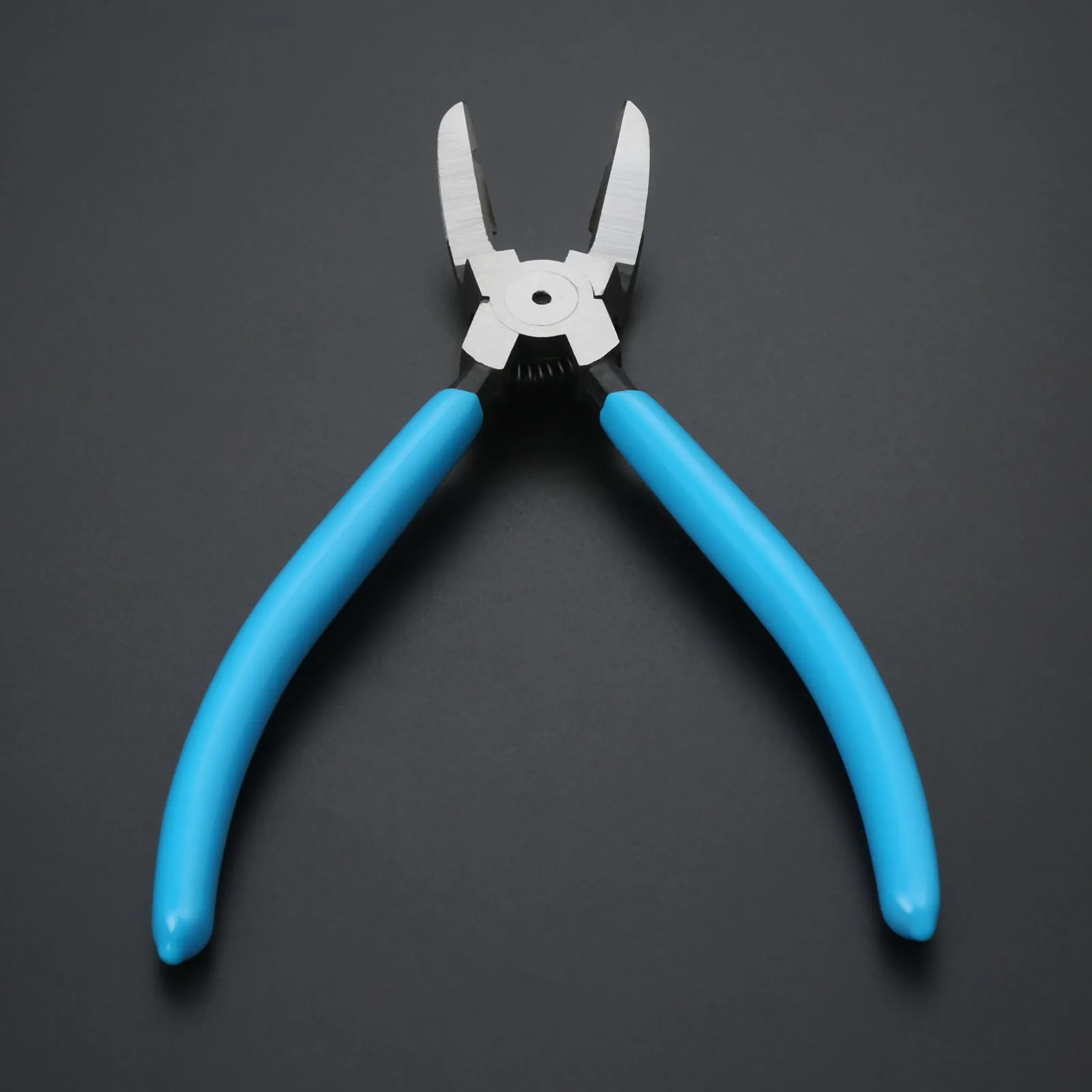 Инструменты для ремонта автомобильных креплений многофункциональные