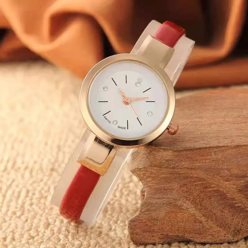 

Fashion Casual Ladies Quartz Watch Small Dial Steel Strap Vintage Luxury Watch Ladies Belt Watch Rhinestone Calendar Watch