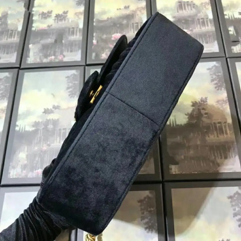 

2020New Fashion Women's Shoulder Bags Luxury Brand Heart-shaped Female Sling Messager Bag Color Handbag Red Leather Woman Bags