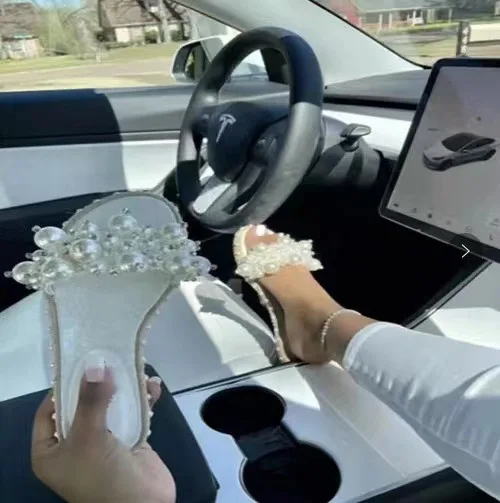 

2021 New Sandals Fashion Pearl Decoration Women Sandals Slippers Square Toe Slides Summer Lady Outdoor Beach Sandals Non-slip