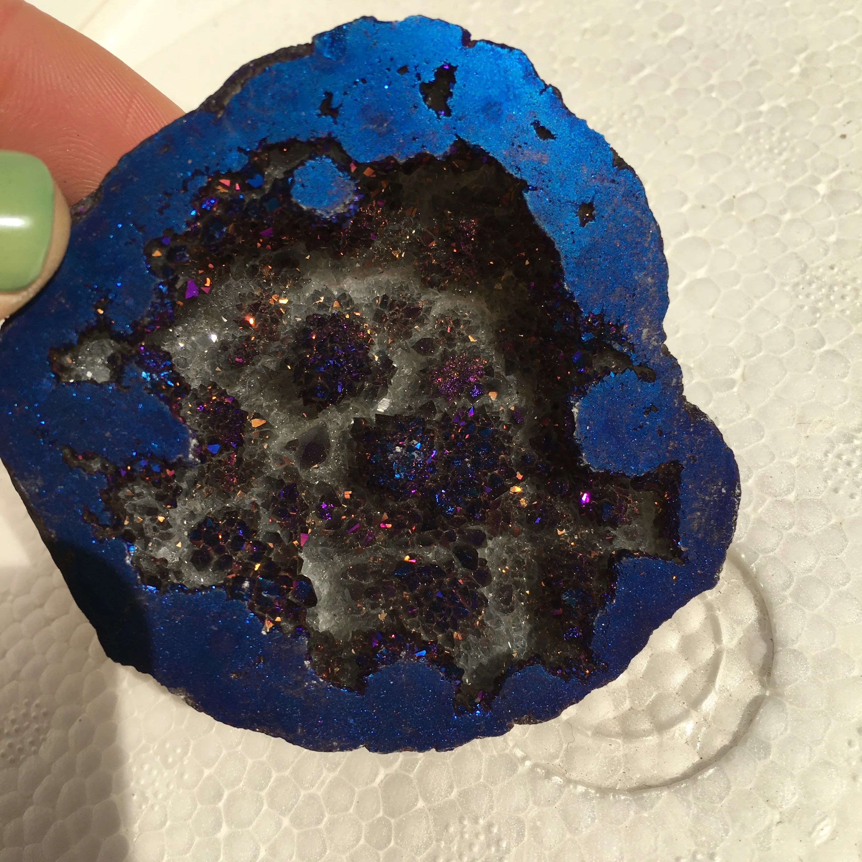 

Runyangshi 1PC Natural crystal agate crystal cave cornucopia mineral specimens electroplating blue reiki healing stone