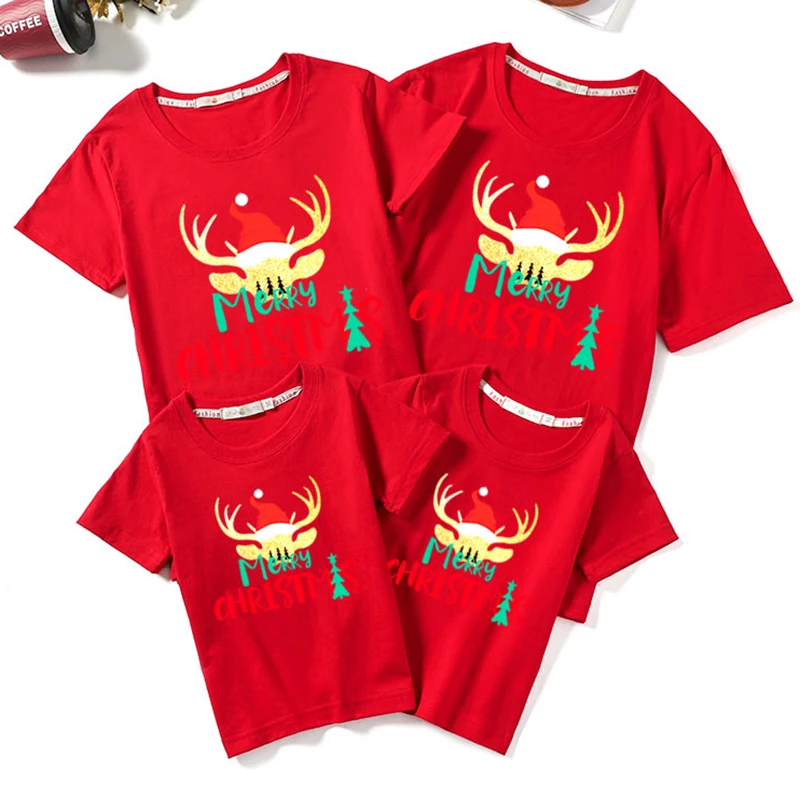 Семейные комплекты в одном стиле с рождественской отец для мамы сына дочери