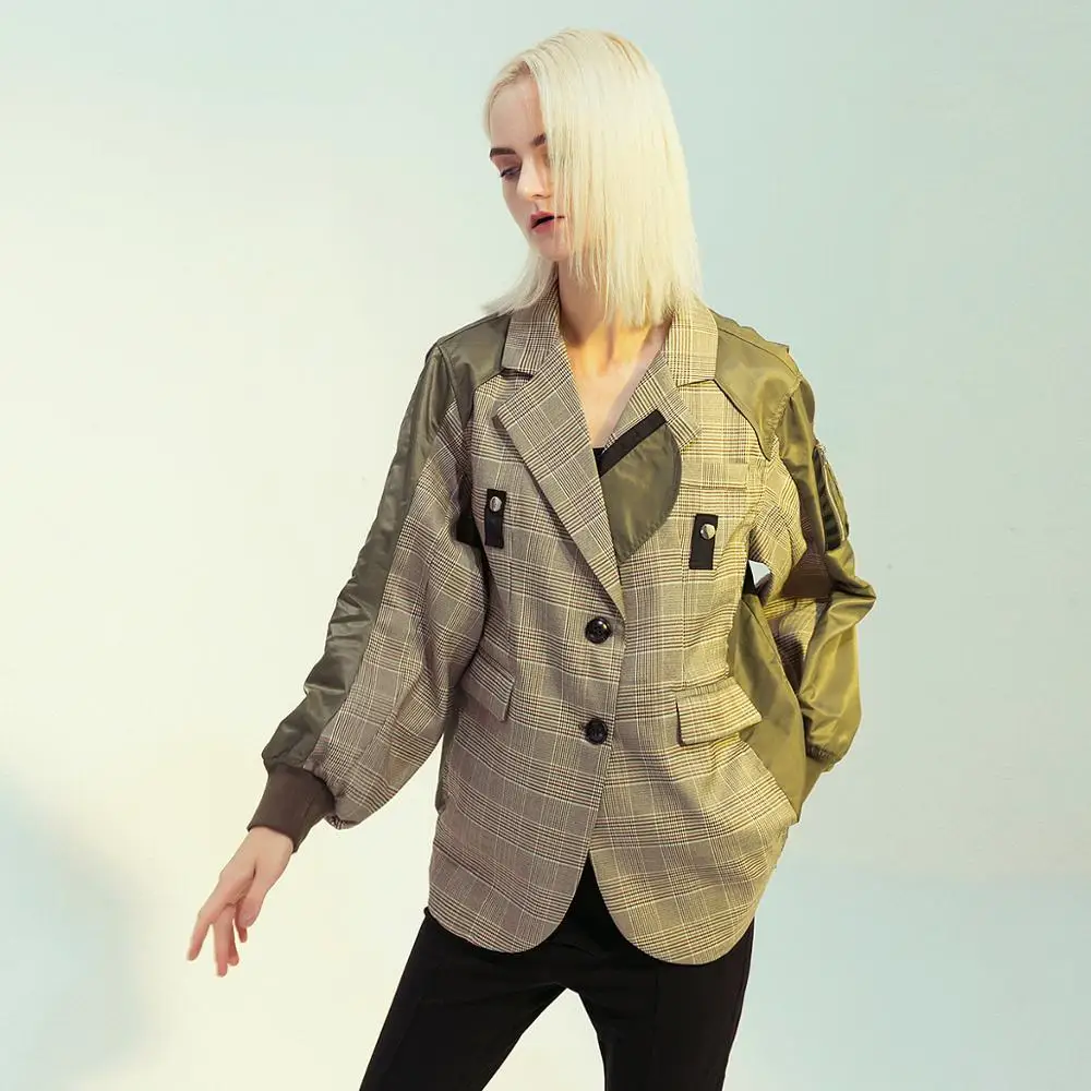 

2020 Winter Sheep Contrast Stitching Plaid Fashion Green Jacket Baseball Uniform Jacket Coat Trench