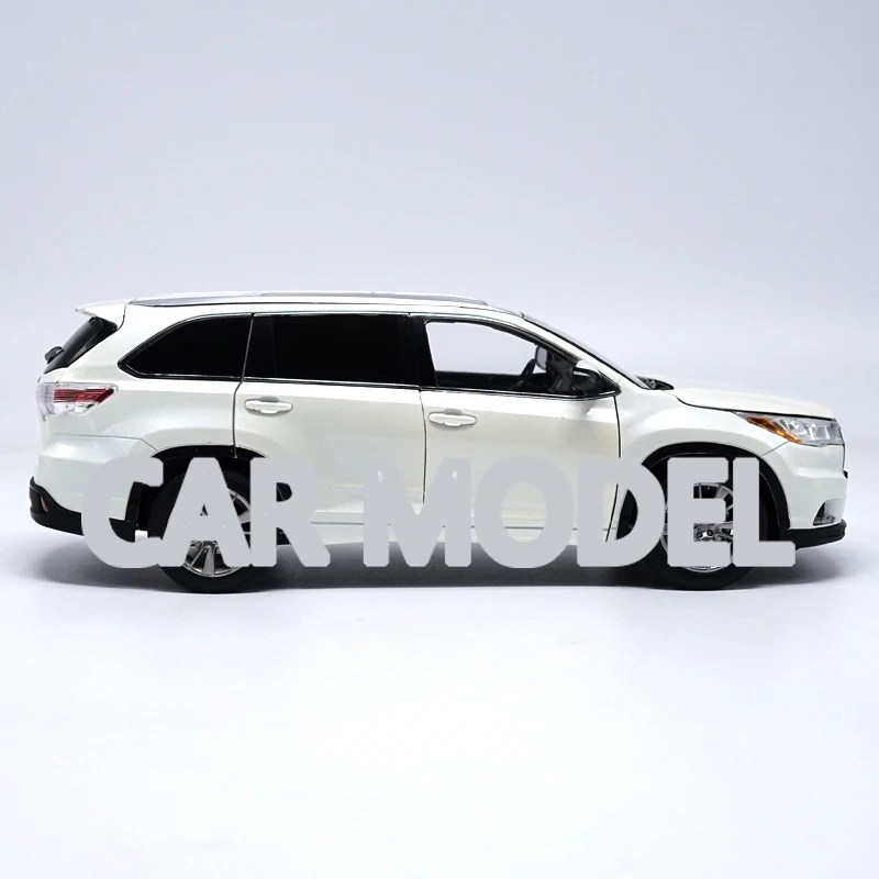 Автомобили из сплава в масштабе 1:18 2016 Детские машинки авторизованные