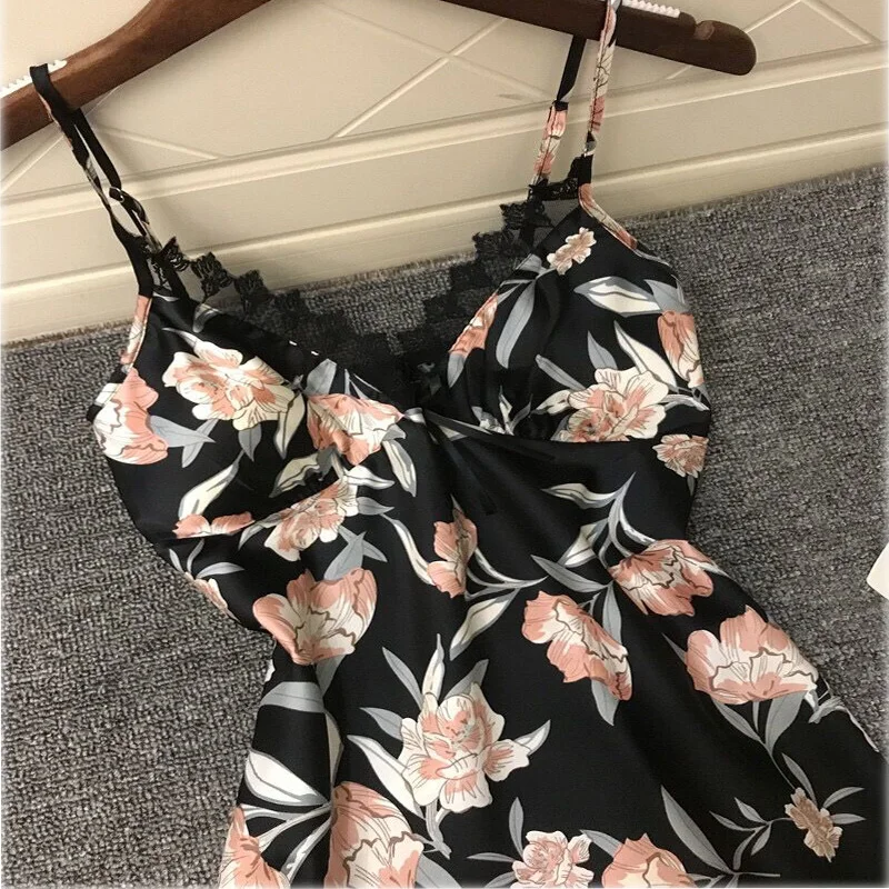 

Sexy Silk Nightgown Spring and Autumn Female New-style Backless Lace Hollowed-out Seductive Sling Nightgowns