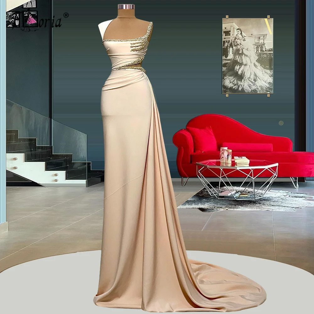 

Женское вечернее платье с квадратным вырезом и юбкой-годе