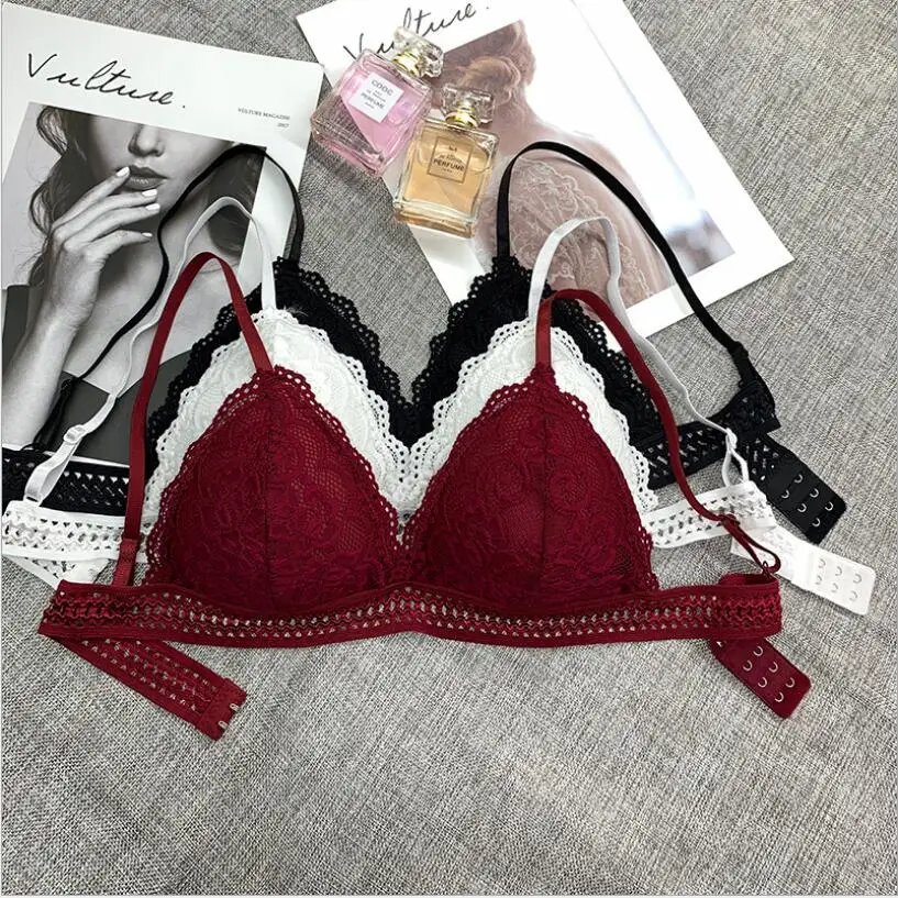 

Women Bralette French Style Lace Bra Girls Triangle Cup Lingerie Deep V Wireless Underwear Soft Thin Seamless Bra S1483