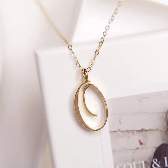 

Gift Cursive English letter O name Sign fashion lucky Monogram pendant necklace alphabet Initial mother friend family jewelry