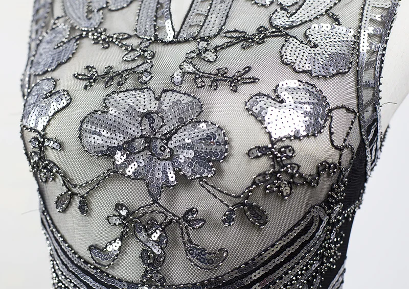 Женское платье золотого и серебряного цвета с круглым вырезом без рукавов 1920s