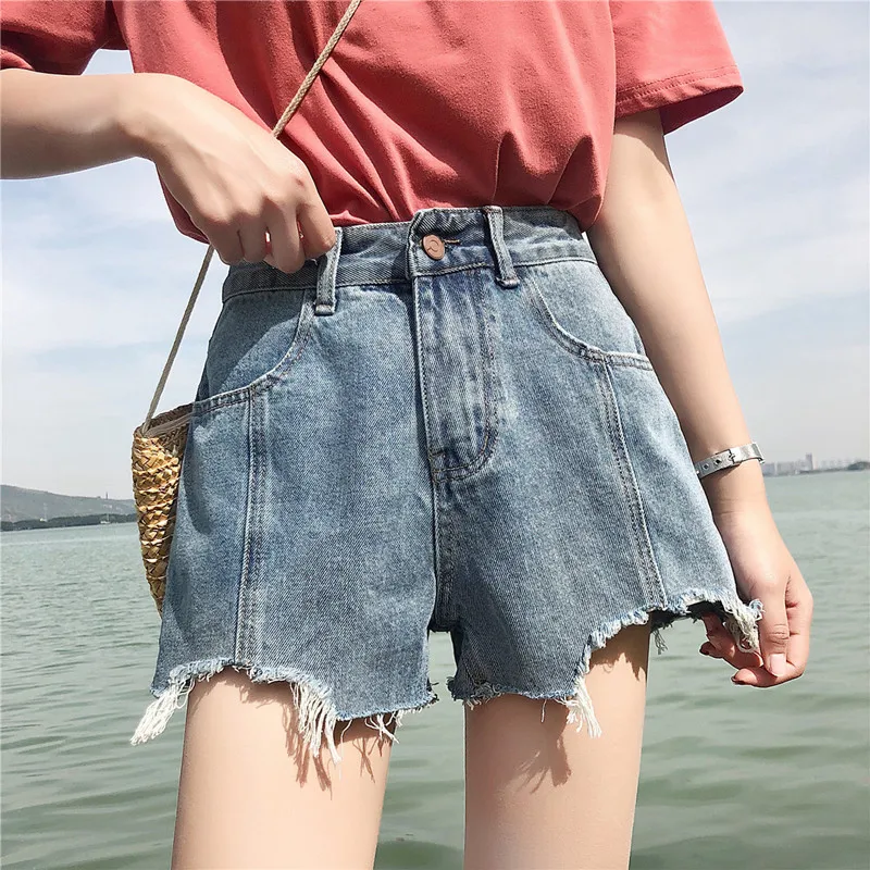 

2020 women's summer new loose frayed stitching denim shorts