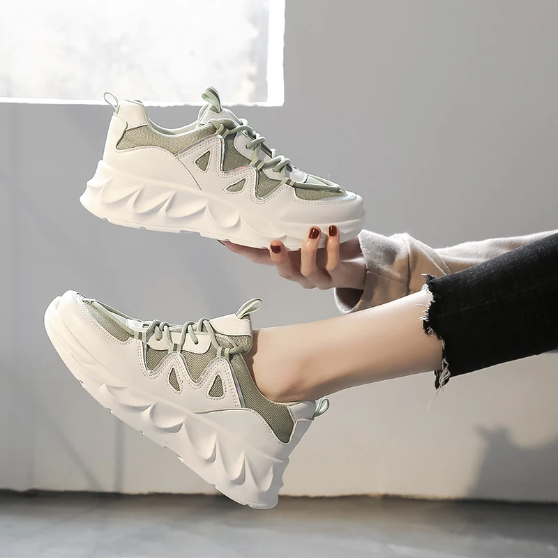 

Outdoor Sport Shoes Woman Sneakers Female Running Shoes Breathable Light Lace-Up chaussure femme Women fashion Sneakers