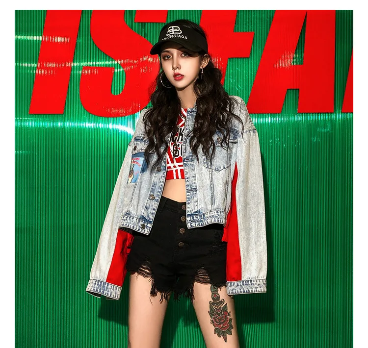 Женская джинсовая куртка DAYIFUN повседневная короткая красного и синего цвета с