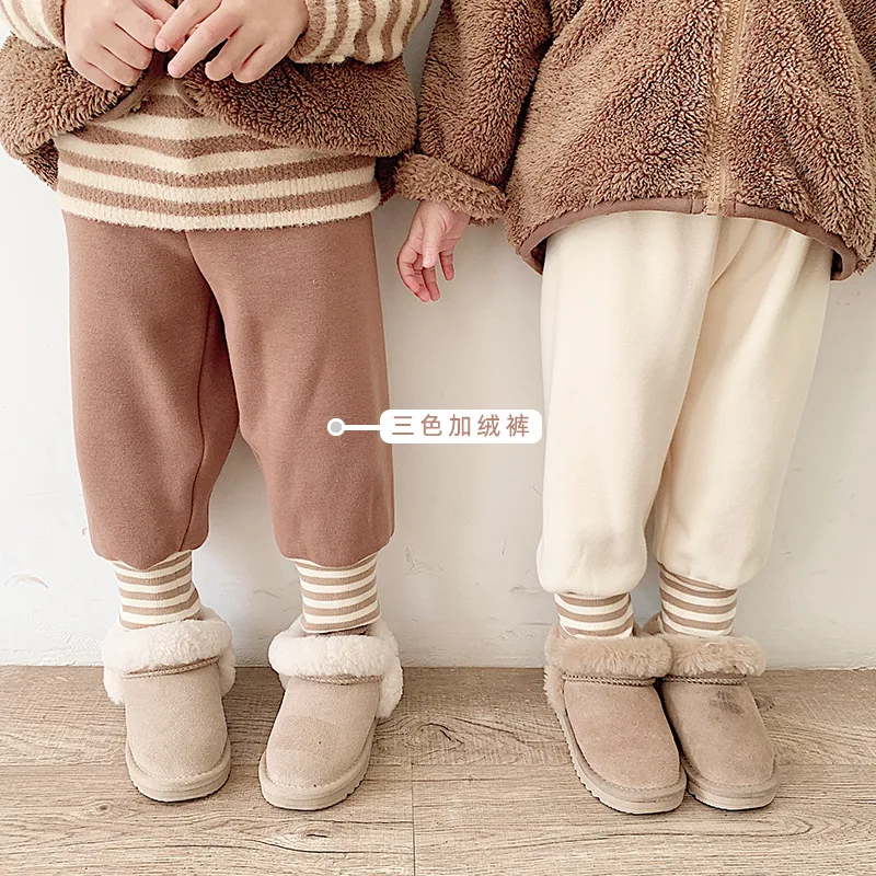 Зимние детские трикотажные бархатные утепленные спортивные штаны теплые для