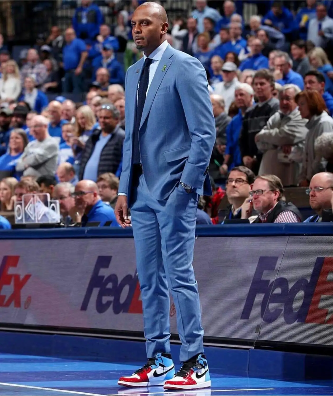 

Blue Handsome Men Tuxedo Groom Suits Peaked Lapel Slim Fit One Button High Quality Business Prom Party Blazer Jacket 2 Pieces