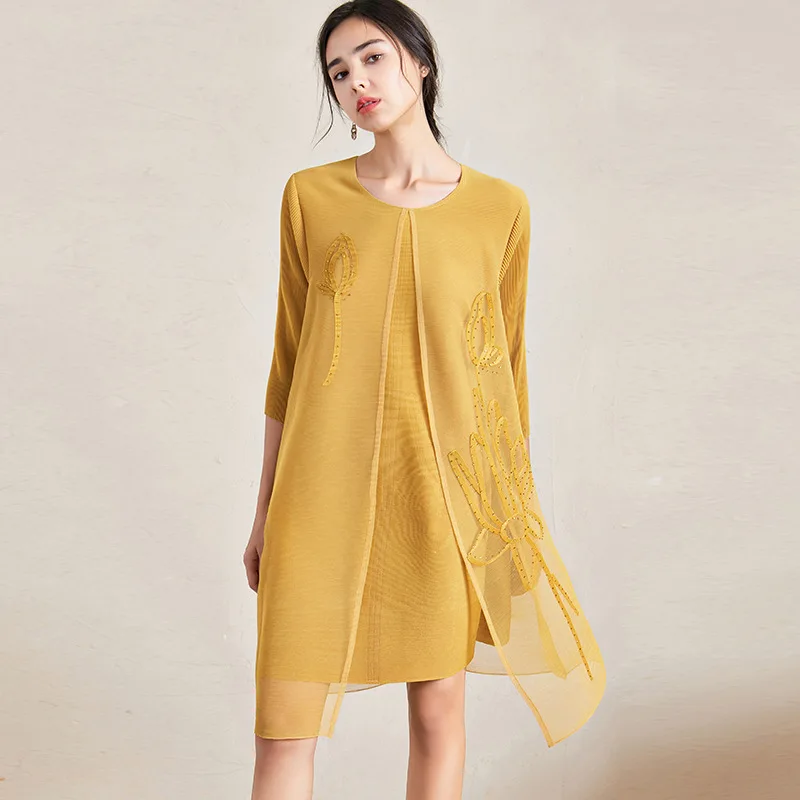 

Miyake Pleated Dress For Women 45-75kg Autumn 2020 New Round Neck Three Quarter Sleeves Solid Color Loose A-Line Short Clothes