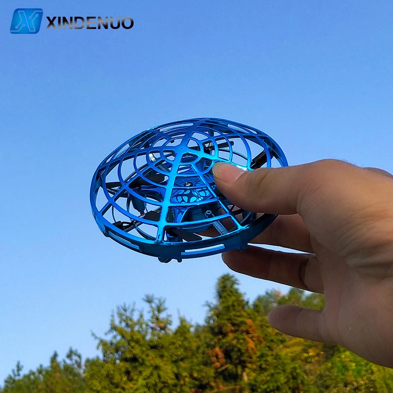 Индукционная электронная модель летательного аппарата с инфракрасным ручным