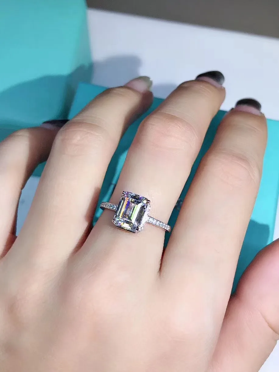 Женское кольцо из серебра 925 пробы с фианитом|Кольца| |