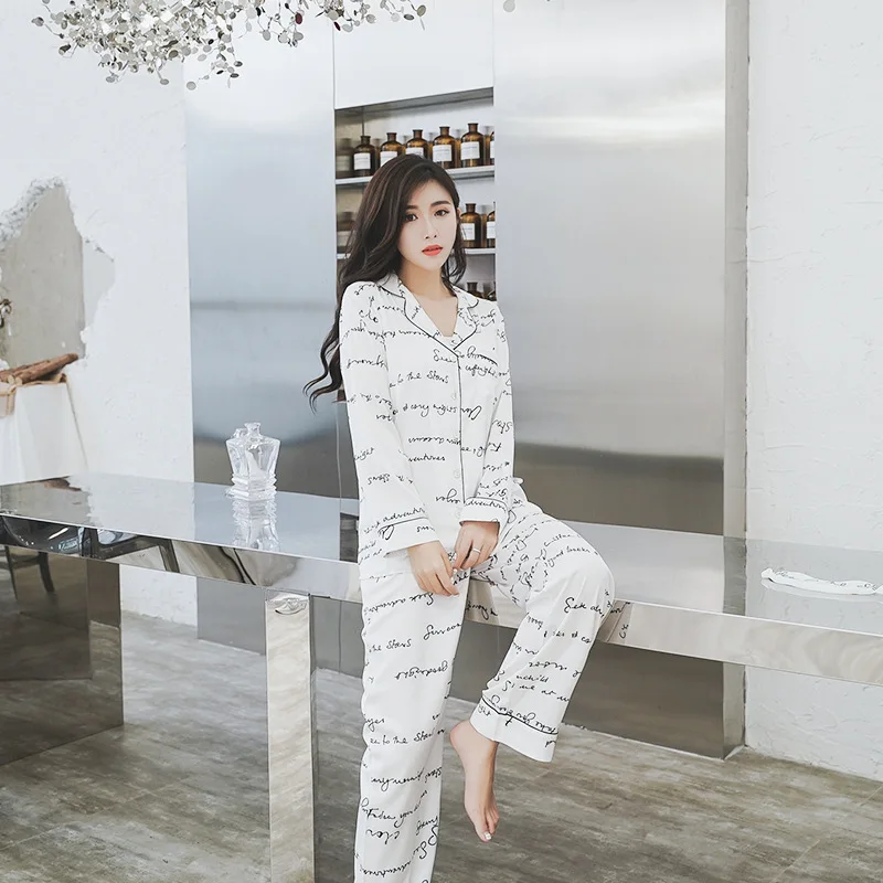 2019 новые шелковые пижамы с принтом для женщин длинным рукавом из двух частей