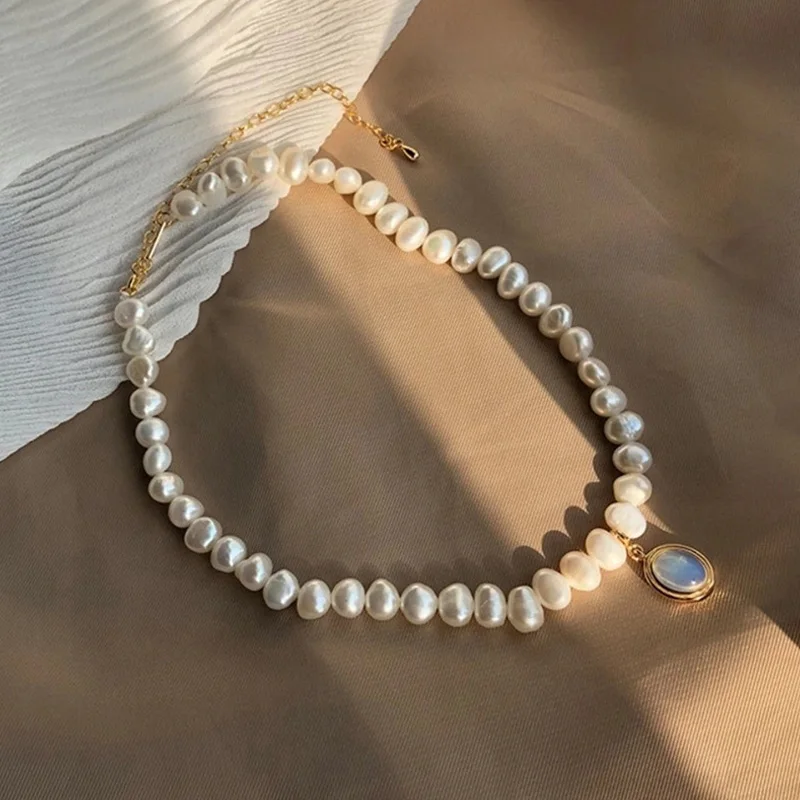 

2021 New Baroque Freshwater Natural Pearl Moonstone Pendant Necklace Geometric Irregular for Women Girls Party Jewelry