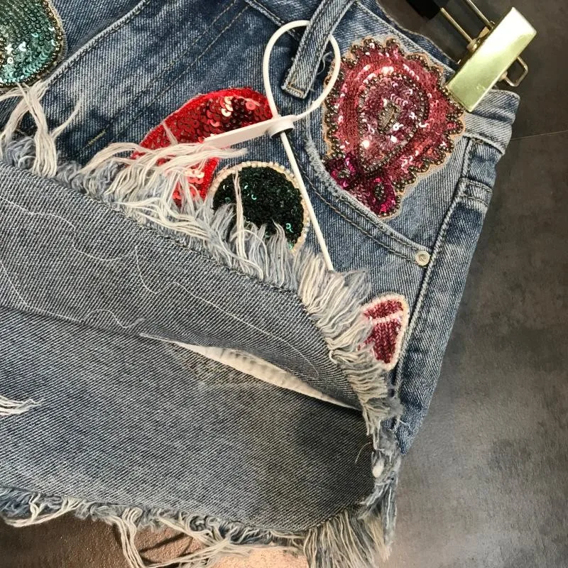 

2021 New Arrivals Floral Stars Sequins Embroidery Tassel Denim Shorts Wide Leg Female Fashion Hot Sexy Mini Women Jeans Shorts
