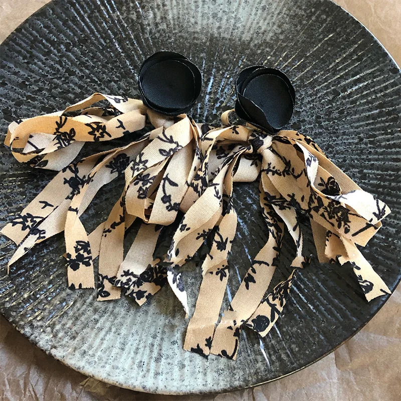 

Autumn and Winter Fashion Fabric Tassel Bow Knot Petal Dangle Earrings Korea Cute Big Drop Earrings Women 2021 New