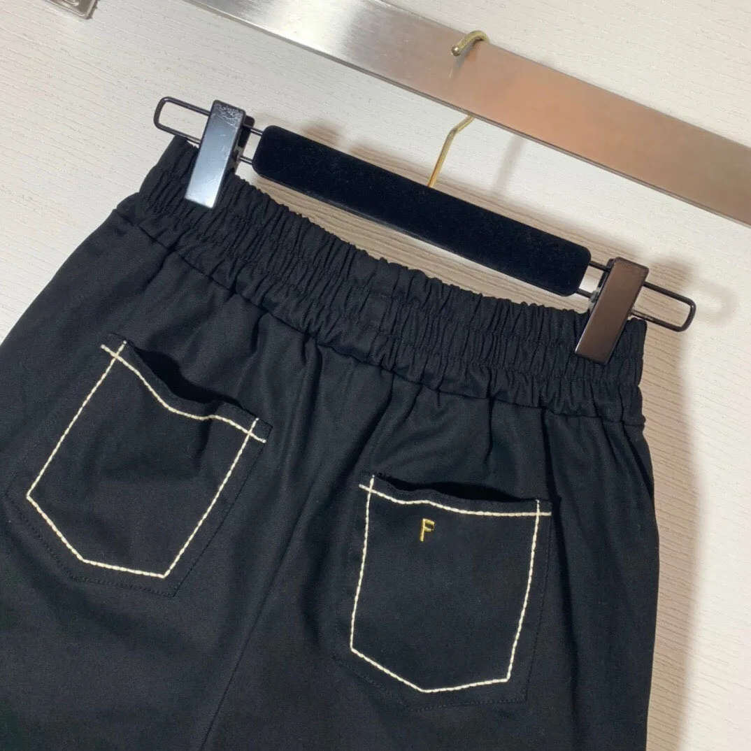 

Hoge Kwaliteit Nieuwe Stijl Custom Afgeronde Top Gestikt Broek Met Gouddraad Geborduurde Casual Wijde Broek Shorts