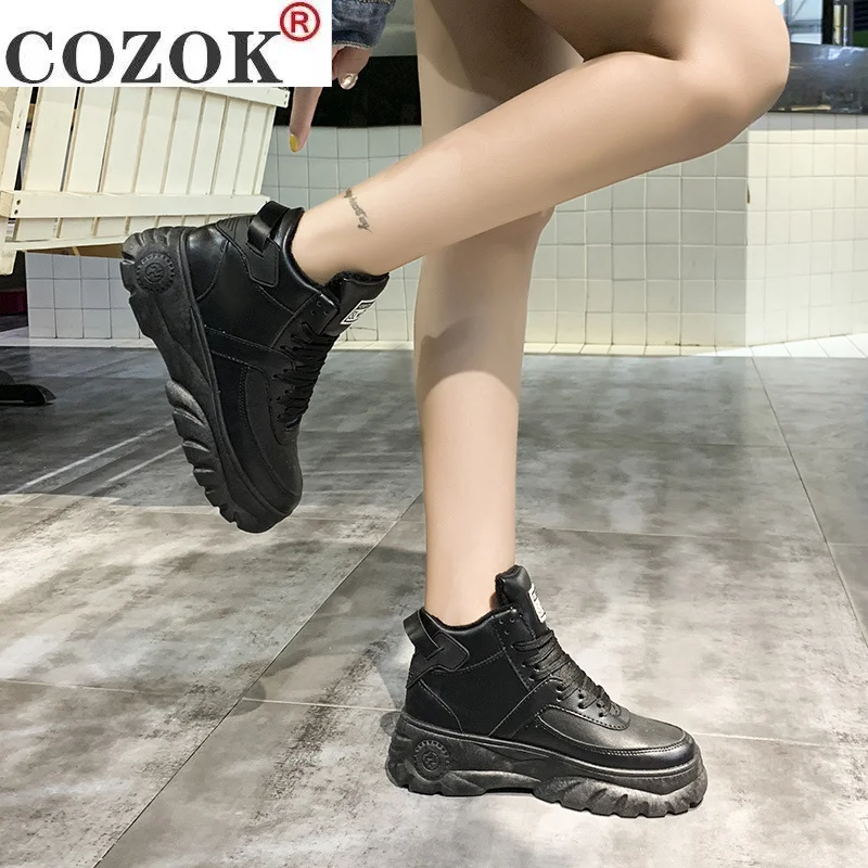 

2021 Fashion Korean Flying Women Sneakers Beige Black Luxury Designer Women Shoes Lady Comfort Platform Trainers Basket Femme