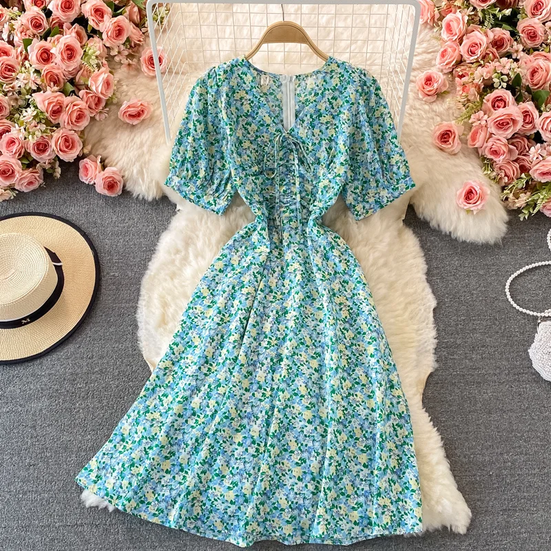 

Шифоновое платье с V-образным вырезом и рукавами-фонариками