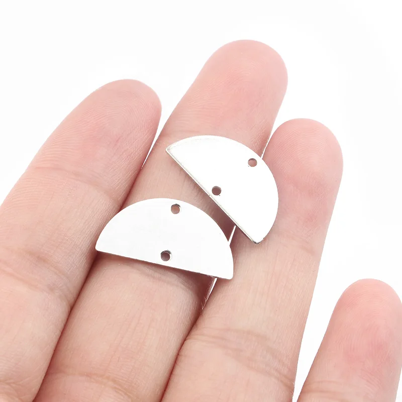 Рисунок 4 - Полукруглые ювелирные изделия из латуни