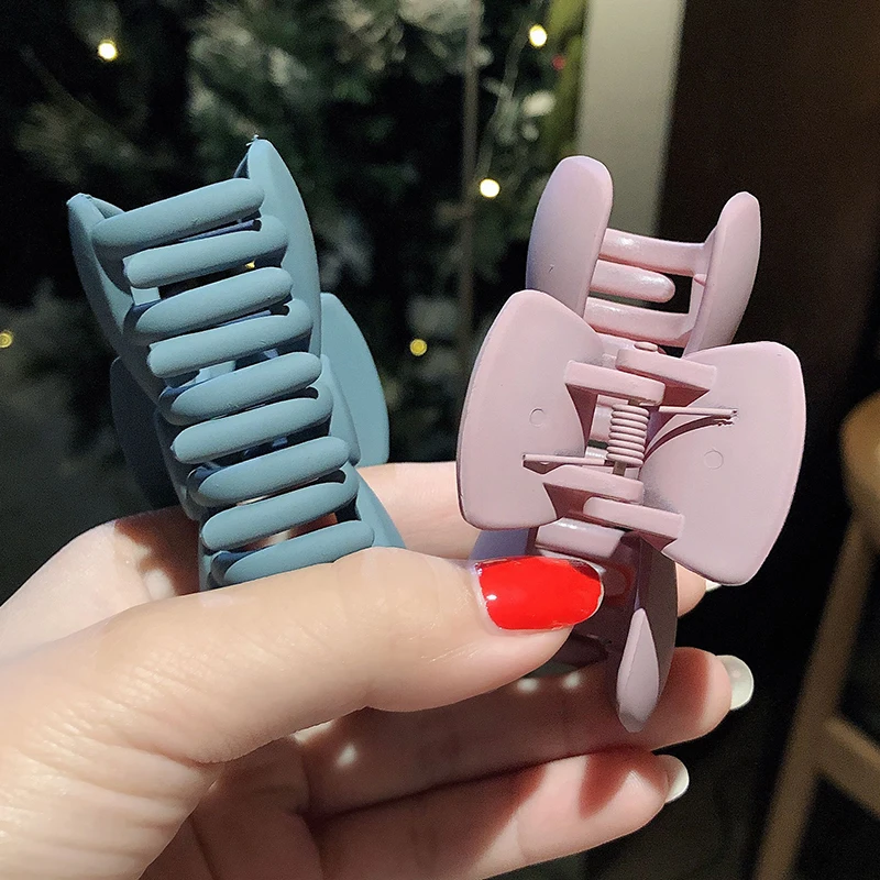 

Korean Simple Big Size Flower Hair Claws Clips Matte Solid Color Hairpins Makeup Bath Barrettes For Women Girls Hair Accessories