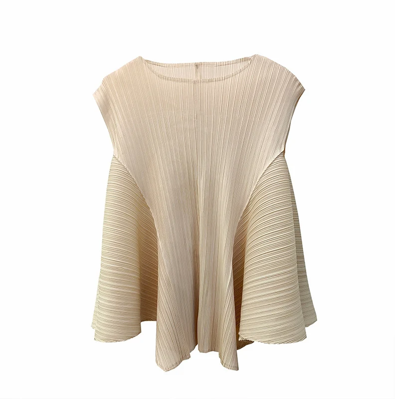 

CHICEVER Beige Casual T Shirt For Women O Neck Sleeveless Solid Pleated Minimalist T Shirts Female Summer Clothing 2021 New Tide