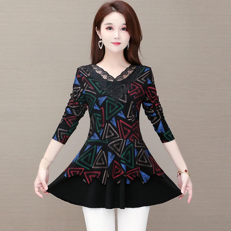 

5XL Plus Size Women V Neck Blouses 2020 Fashion Autumn Long Sleeve Loose Floral Patchwork Shirt Female Hollow Out Blusas