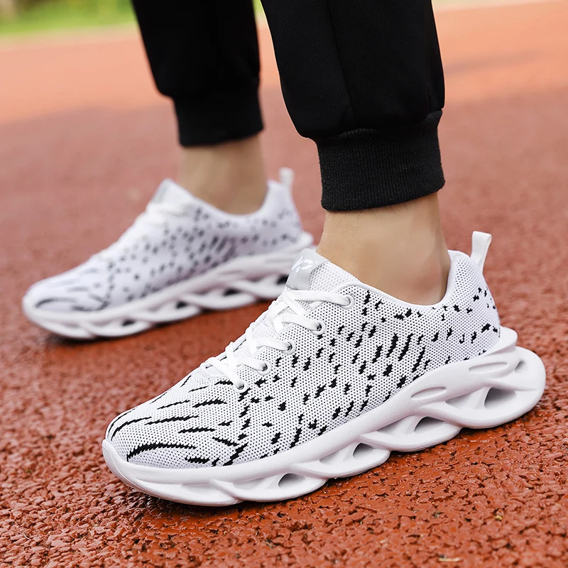 2021 summer new men's trendy sports shoes breathable fashion all-match Korean running shoes