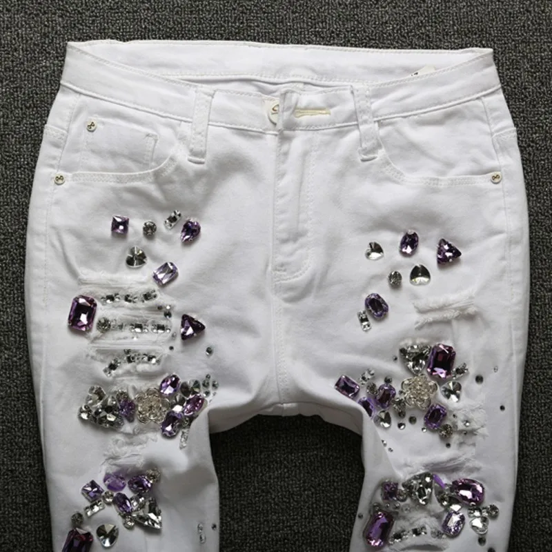 Весенние Новые вышитые расклешенные джинсы женские модные белые рваные стрейч