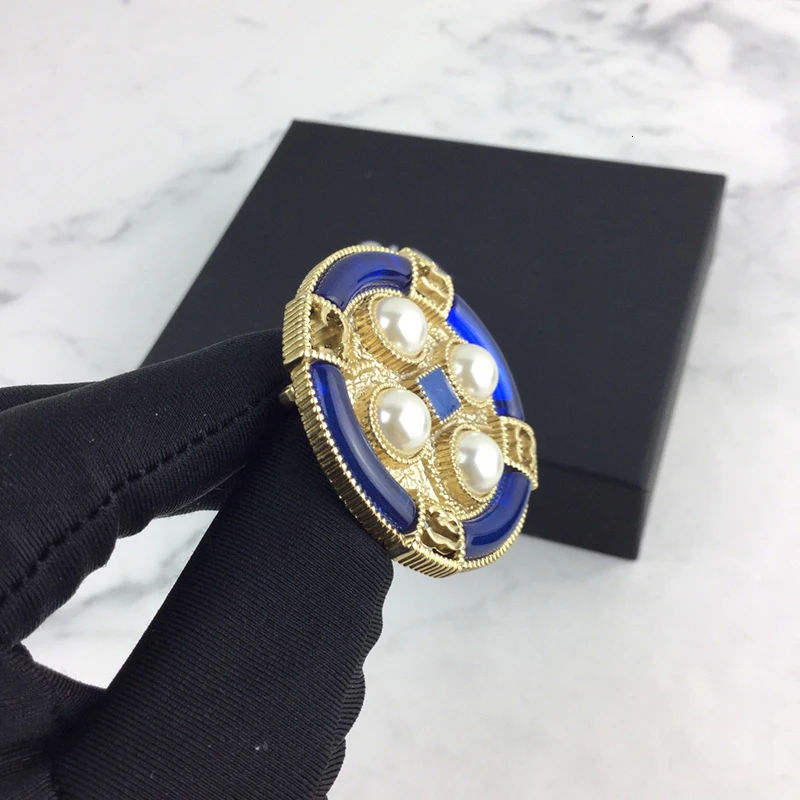 Hot Brand Fashion Jewelry For Women Blue Badge Brooches Party Sweater Brooche Signature C Name Stamp Navy Lifebuoy Brooches