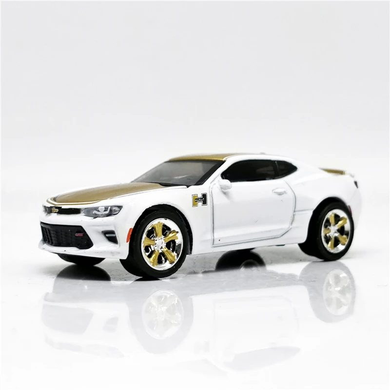 Greenlight 1:64 2018 Chevrolet Camaro SS золотой белый без коробки| |