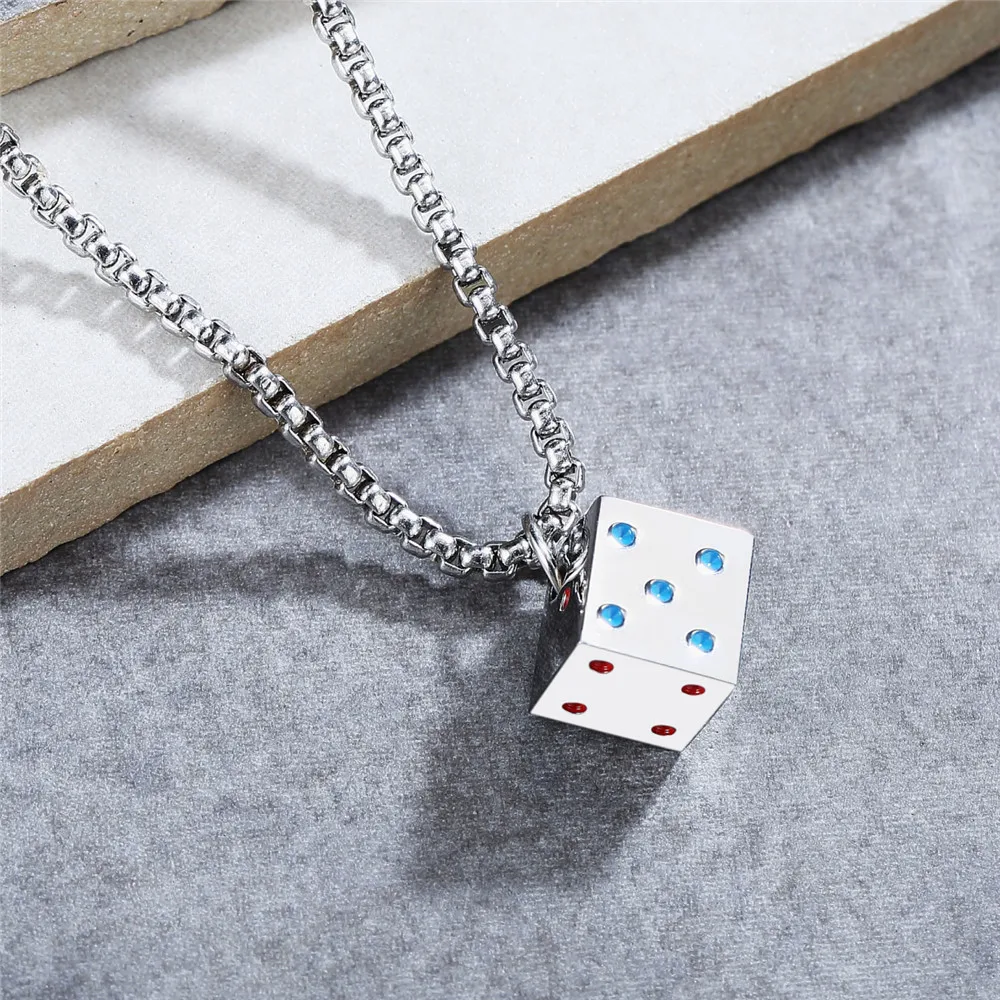 Индивидуальный кулон из нержавеющей стали с кубиками прямоугольный