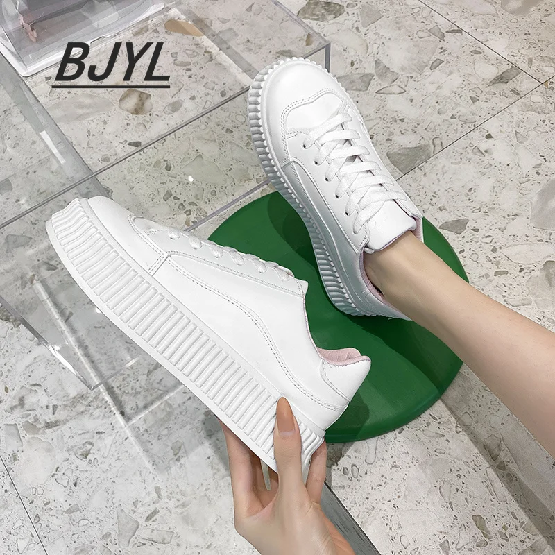 

2021 new white shoes female Korean round-toe thick-soled casual shoes flat lace biscuit shoes a pedal single shoe trend